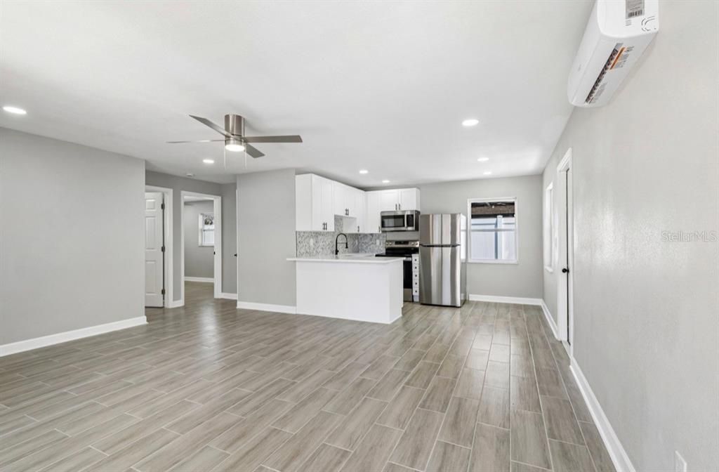 For Sale: $499,900 (3 beds, 2 baths, 1399 Square Feet)