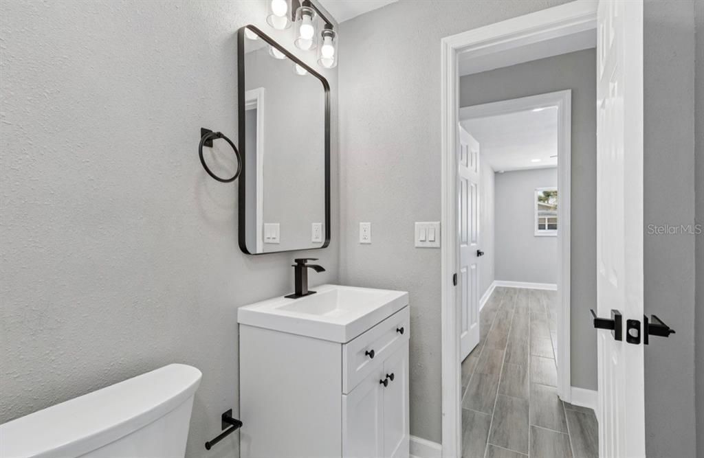 For Sale: $499,900 (3 beds, 2 baths, 1399 Square Feet)