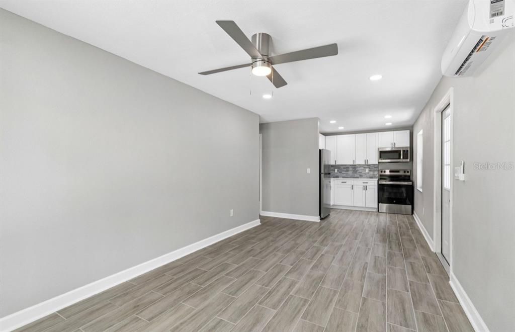 For Sale: $499,900 (3 beds, 2 baths, 1399 Square Feet)