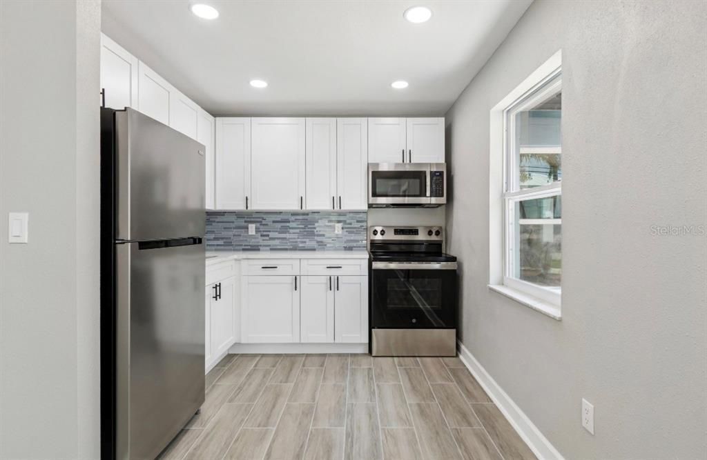 For Sale: $499,900 (3 beds, 2 baths, 1399 Square Feet)