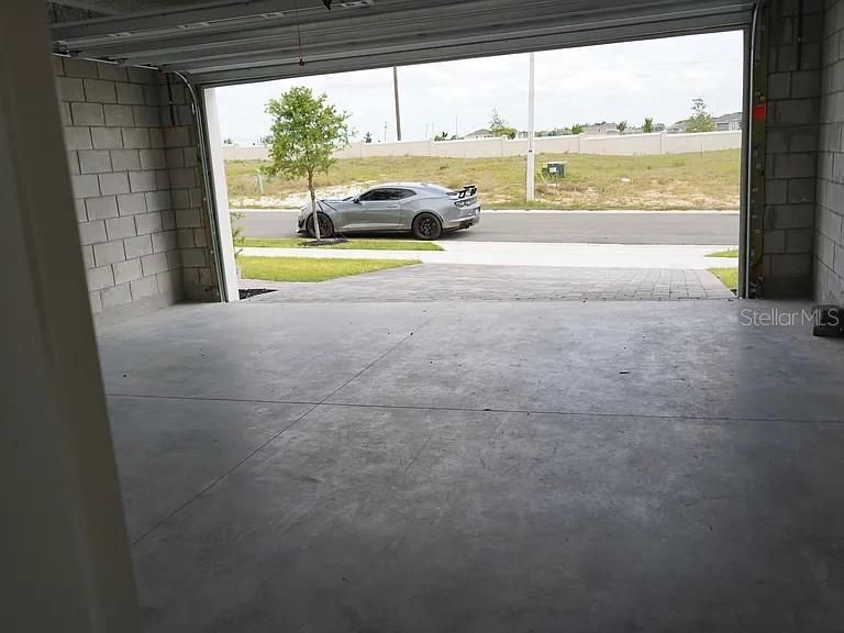 For Rent: $2,100 (4 beds, 2 baths, 1895 Square Feet)