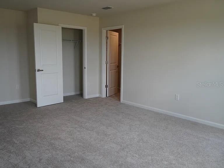 For Rent: $2,100 (4 beds, 2 baths, 1895 Square Feet)