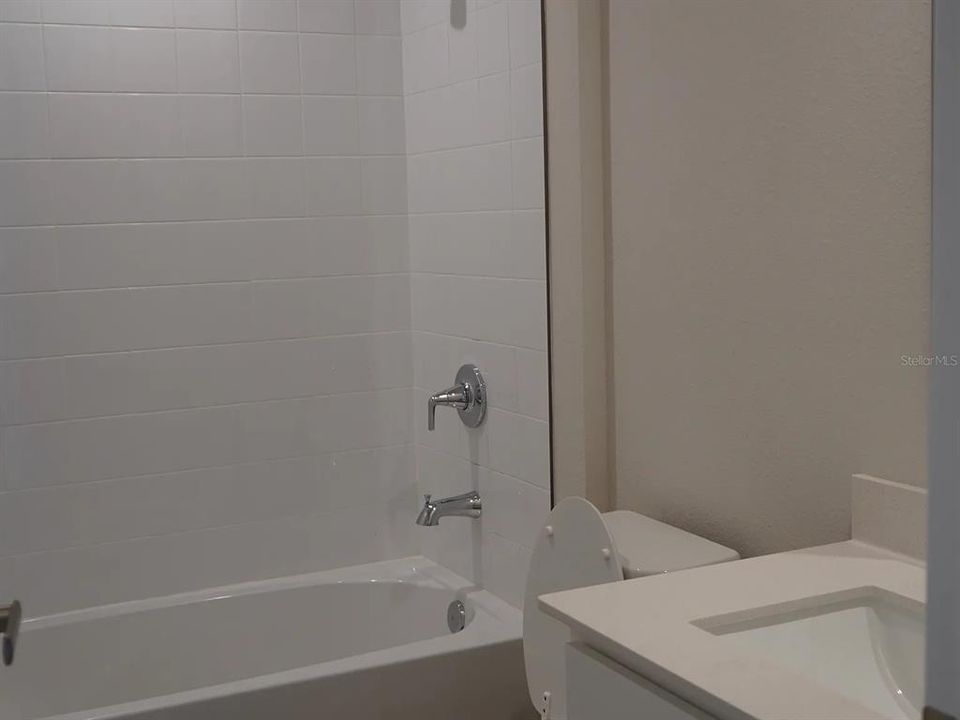 For Rent: $2,100 (4 beds, 2 baths, 1895 Square Feet)