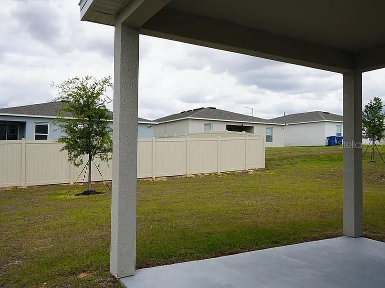 For Rent: $2,100 (4 beds, 2 baths, 1895 Square Feet)