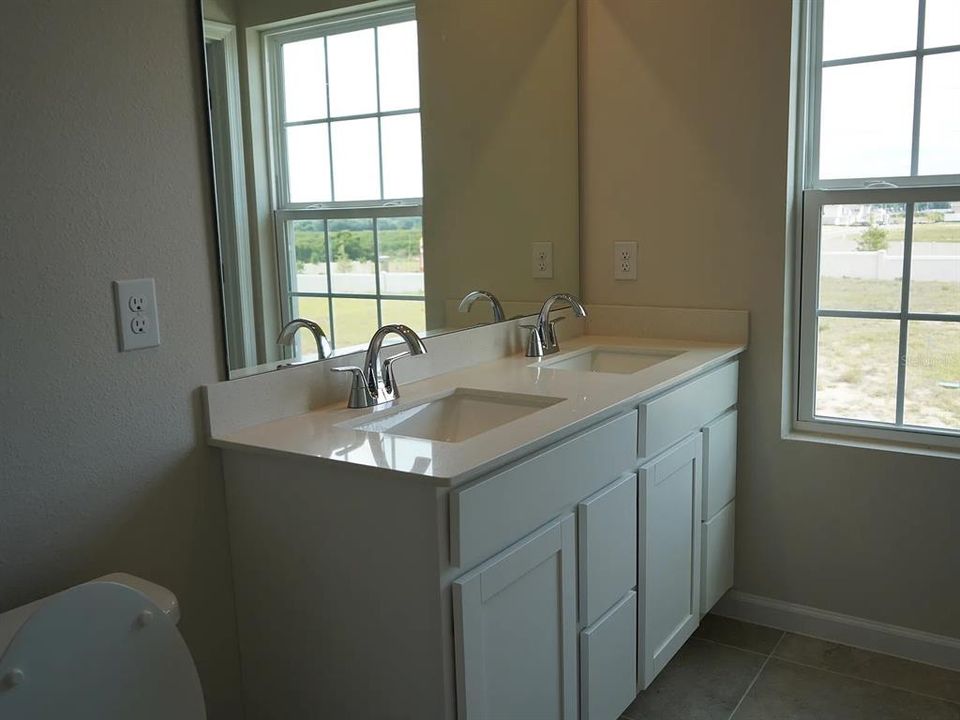 For Rent: $2,100 (4 beds, 2 baths, 1895 Square Feet)