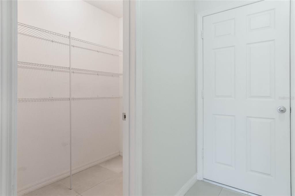 For Rent: $2,200 (3 beds, 2 baths, 2026 Square Feet)