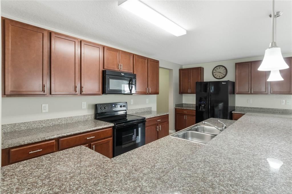 For Rent: $2,200 (3 beds, 2 baths, 2026 Square Feet)