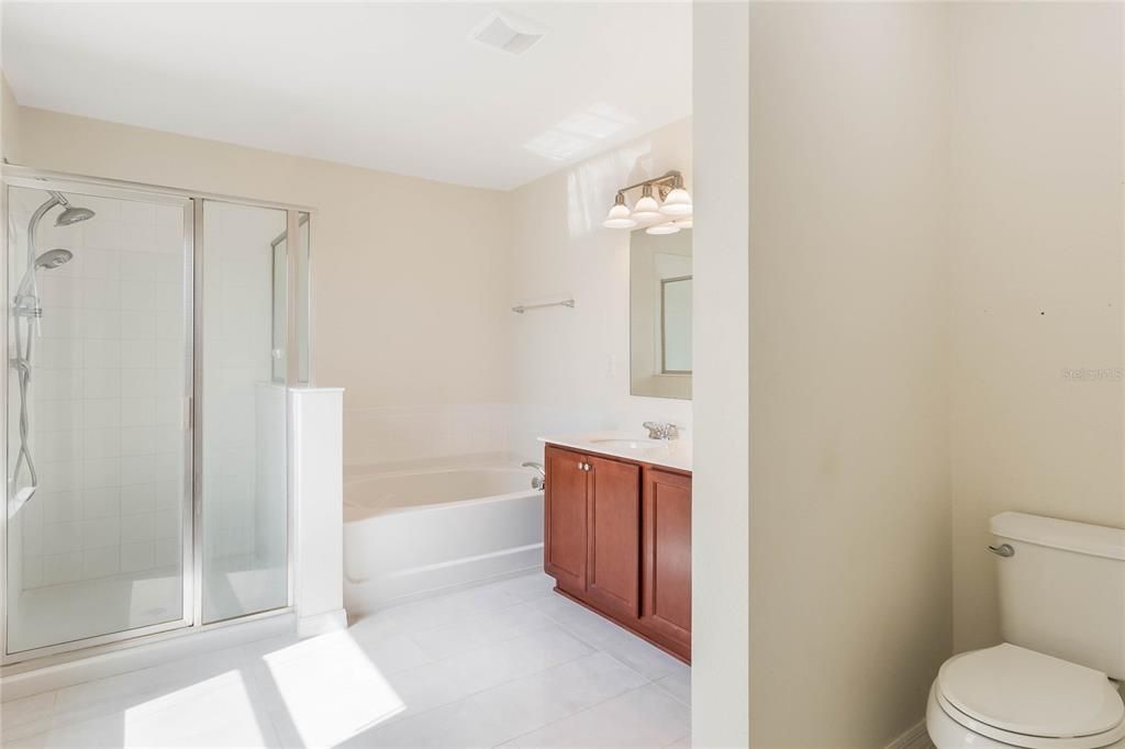 For Rent: $2,200 (3 beds, 2 baths, 2026 Square Feet)