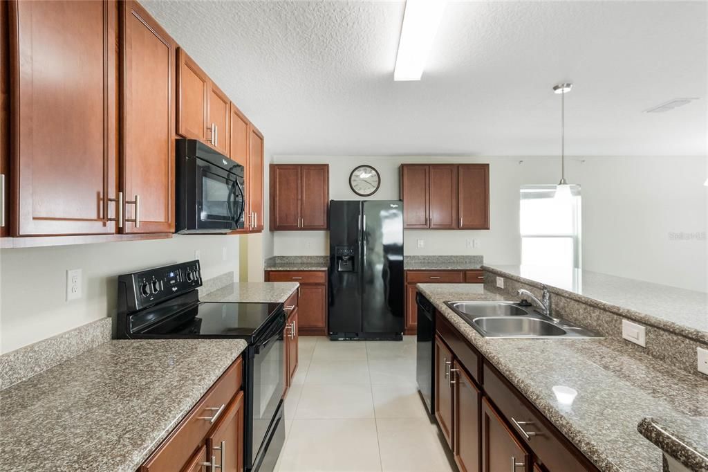 For Rent: $2,200 (3 beds, 2 baths, 2026 Square Feet)