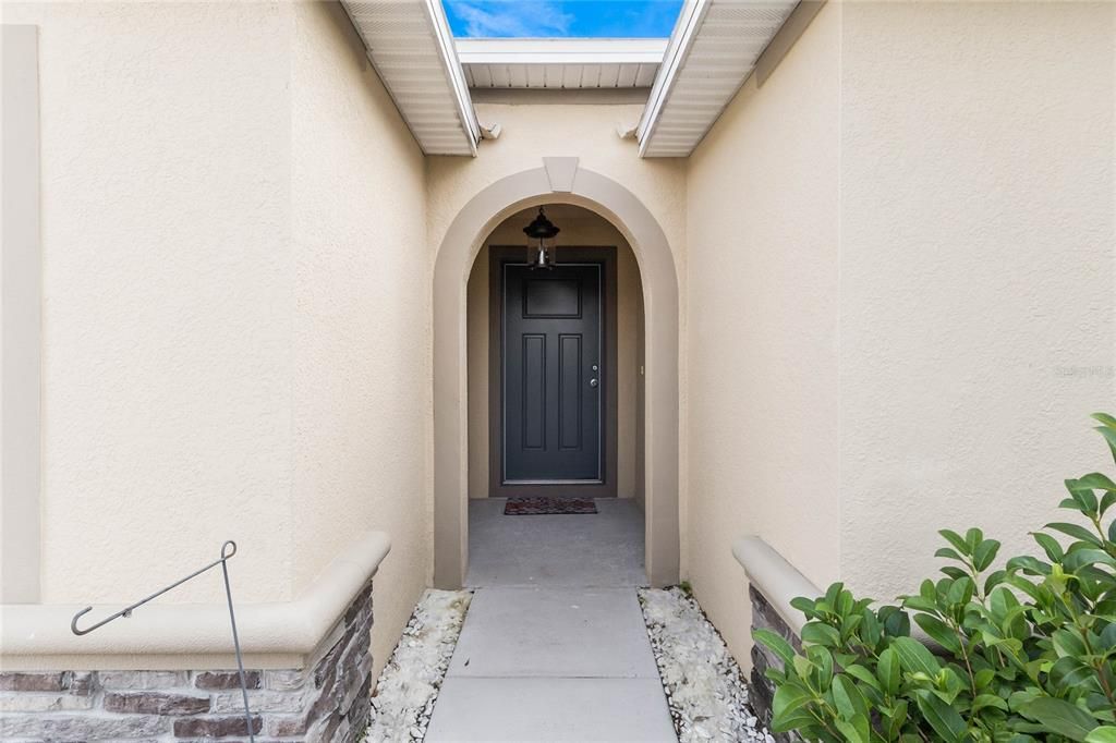 For Rent: $2,200 (3 beds, 2 baths, 2026 Square Feet)