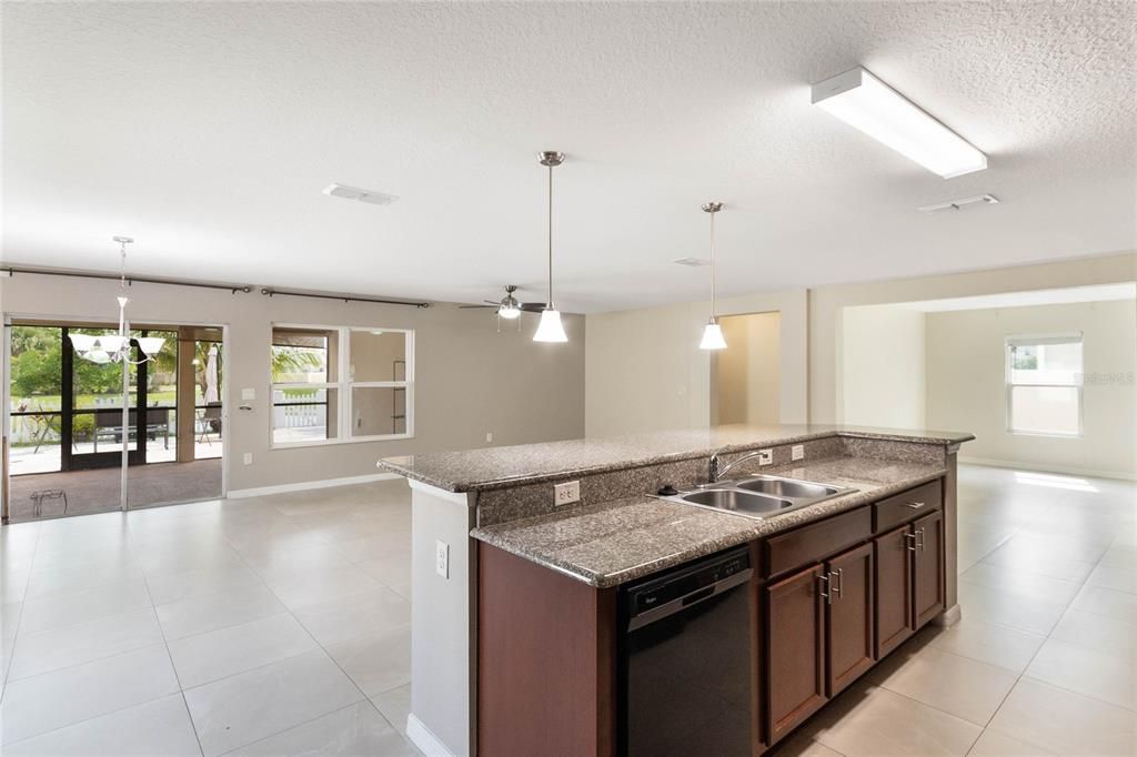 For Rent: $2,200 (3 beds, 2 baths, 2026 Square Feet)