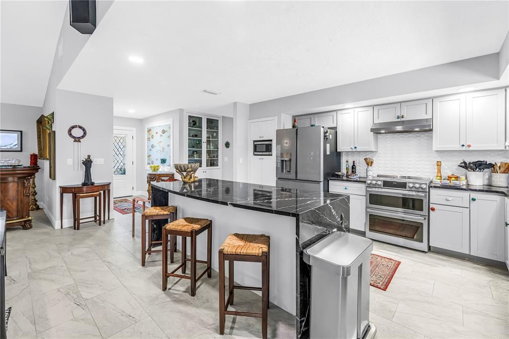 For Sale: $1,090,000 (3 beds, 3 baths, 2854 Square Feet)