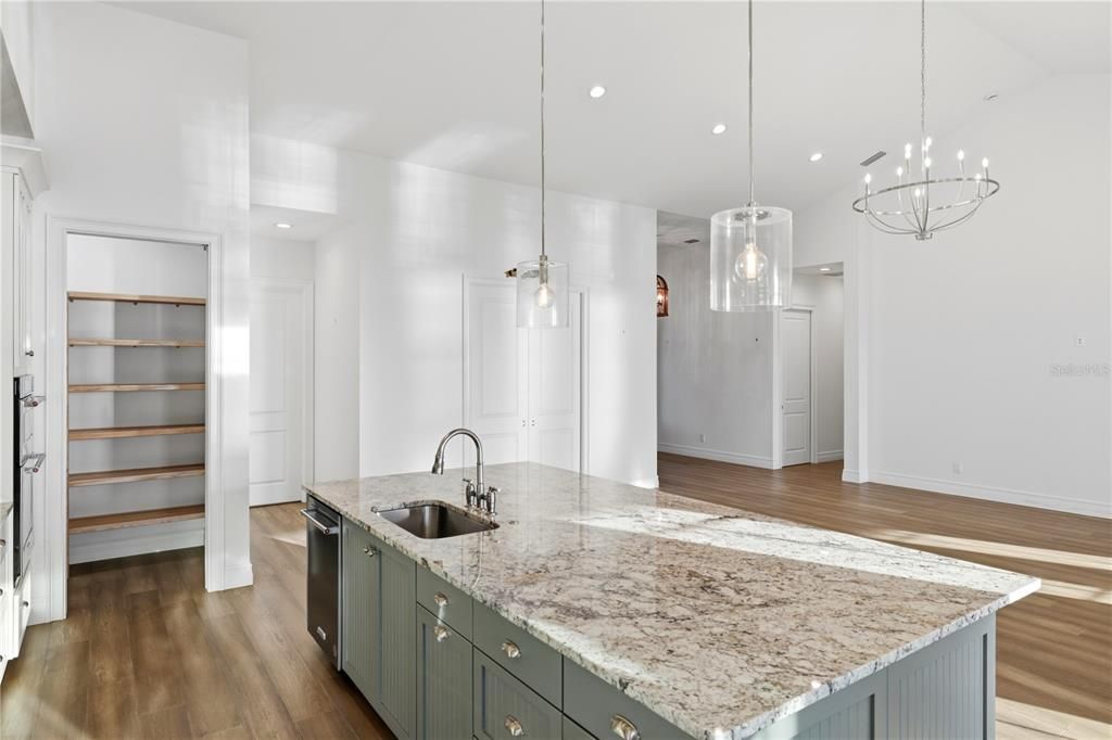 En Venta: $2,500,000 (3 camas, 3 baños, 4393 Pies cuadrados)