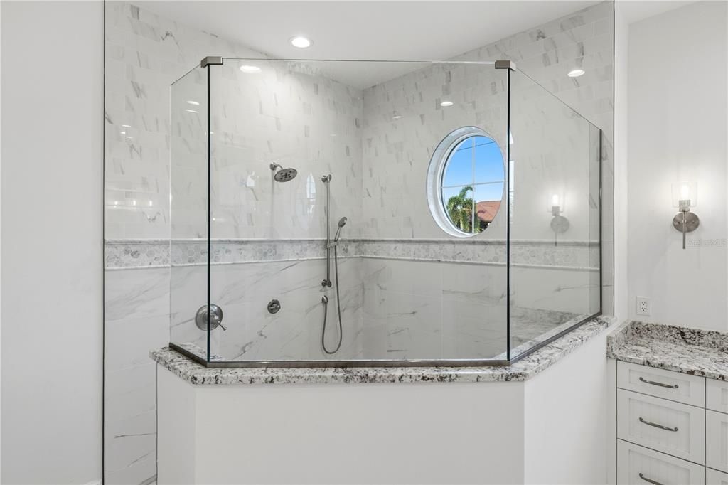 En Venta: $2,500,000 (3 camas, 3 baños, 4393 Pies cuadrados)