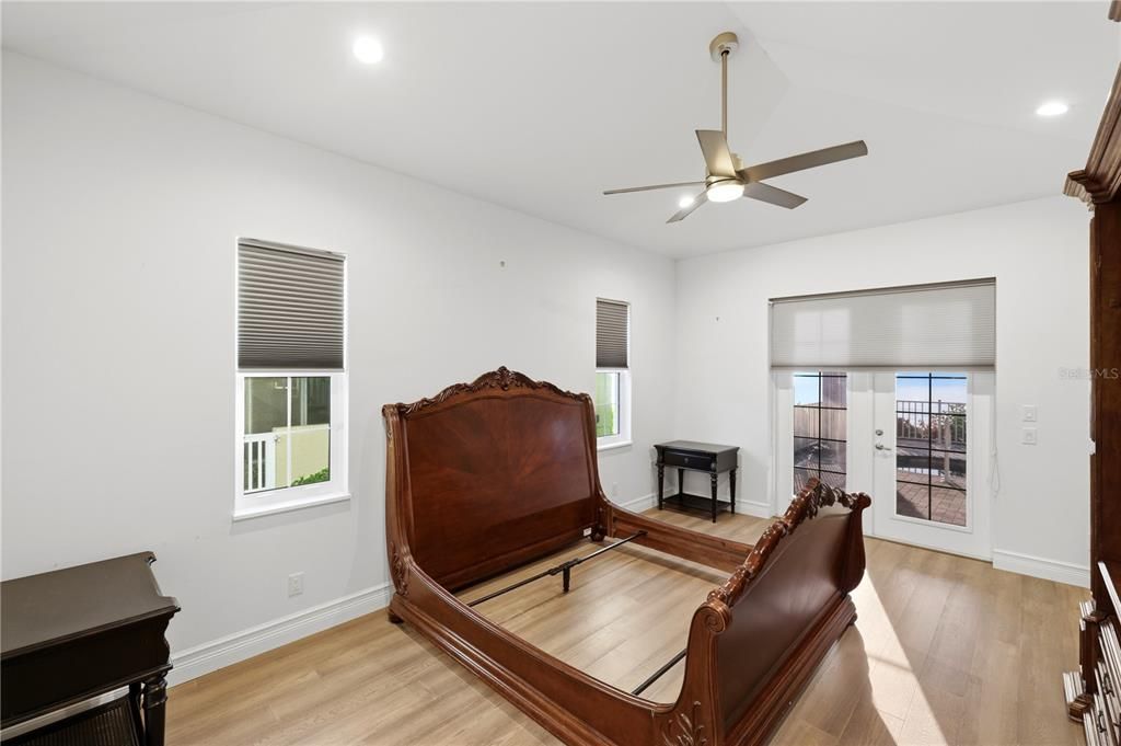 En Venta: $2,500,000 (3 camas, 3 baños, 4393 Pies cuadrados)
