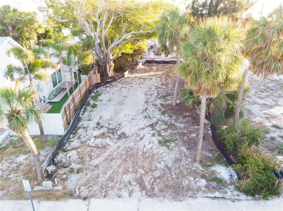 待售: $969,000 (0.09 acres)