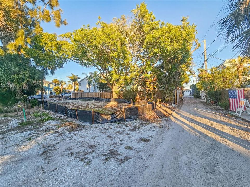 待售: $969,000 (0.09 acres)