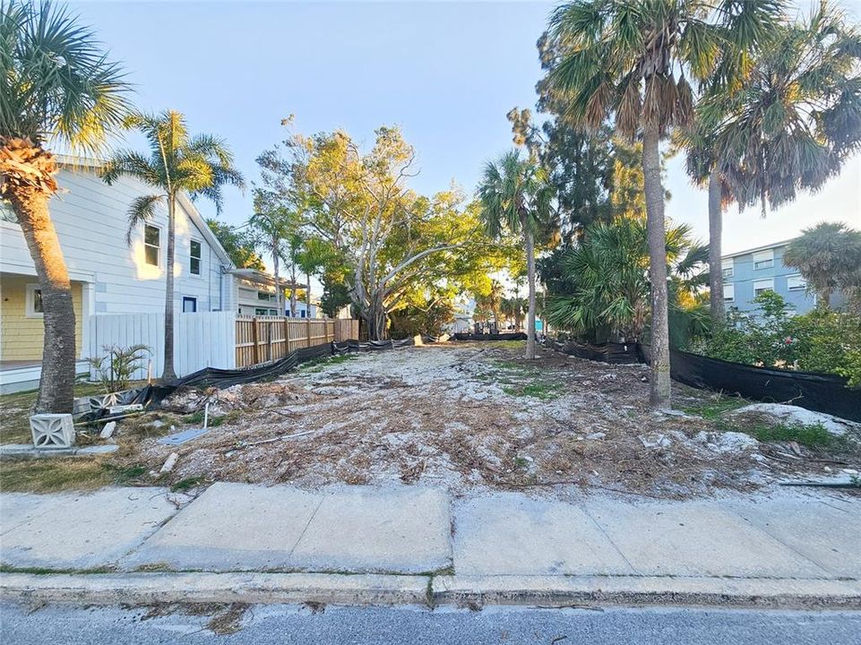 待售: $969,000 (0.09 acres)
