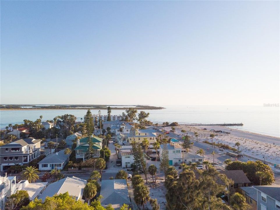 待售: $969,000 (0.09 acres)