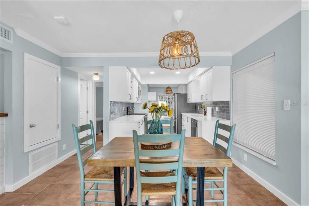 Active With Contract: $3,100 (2 beds, 2 baths, 1070 Square Feet)