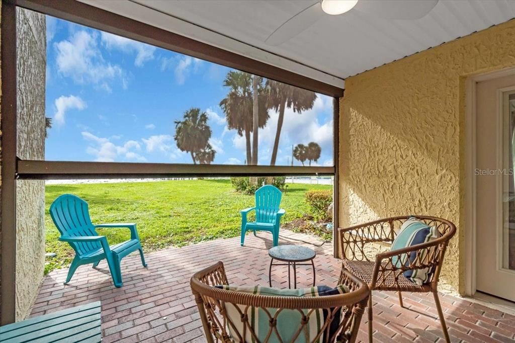 Active With Contract: $3,100 (2 beds, 2 baths, 1070 Square Feet)