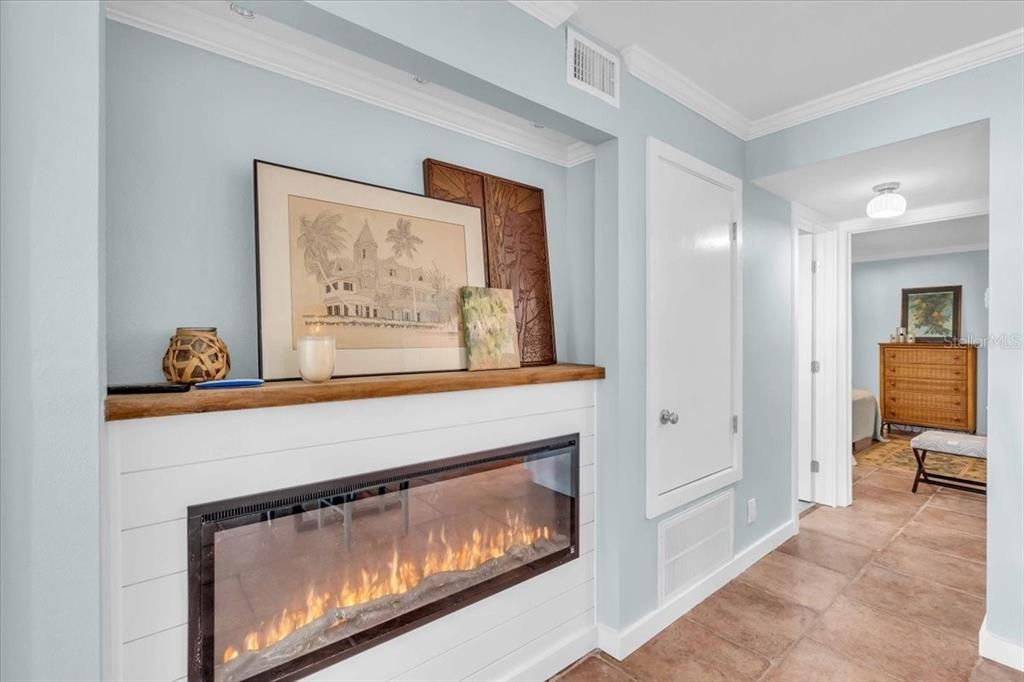 Active With Contract: $3,100 (2 beds, 2 baths, 1070 Square Feet)