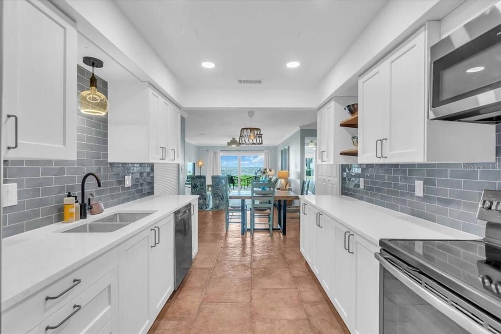 Active With Contract: $3,100 (2 beds, 2 baths, 1070 Square Feet)