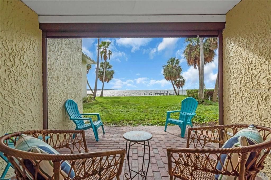 Active With Contract: $3,100 (2 beds, 2 baths, 1070 Square Feet)