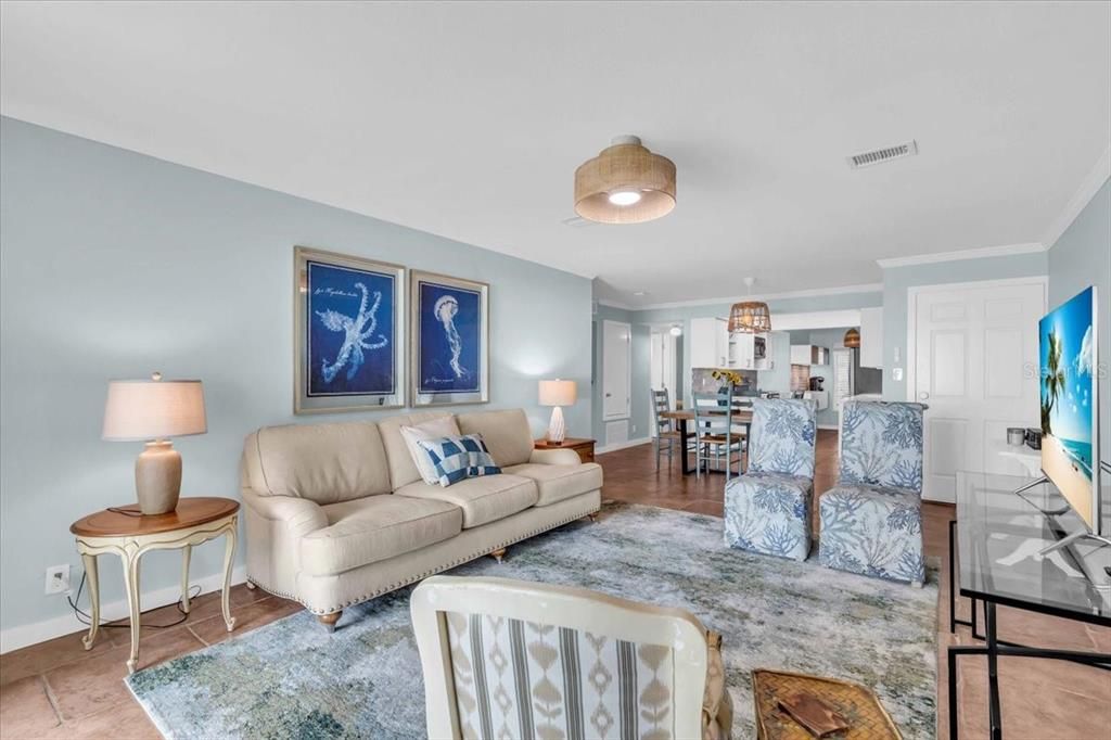 Active With Contract: $3,100 (2 beds, 2 baths, 1070 Square Feet)