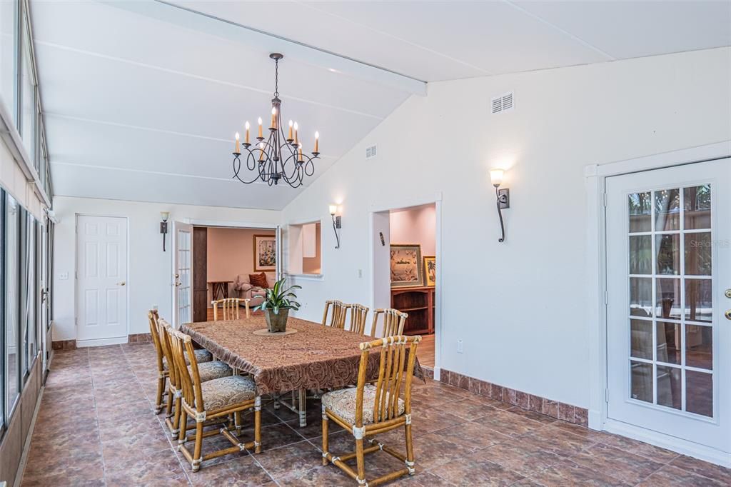 En Venta: $629,950 (4 camas, 2 baños, 1975 Pies cuadrados)