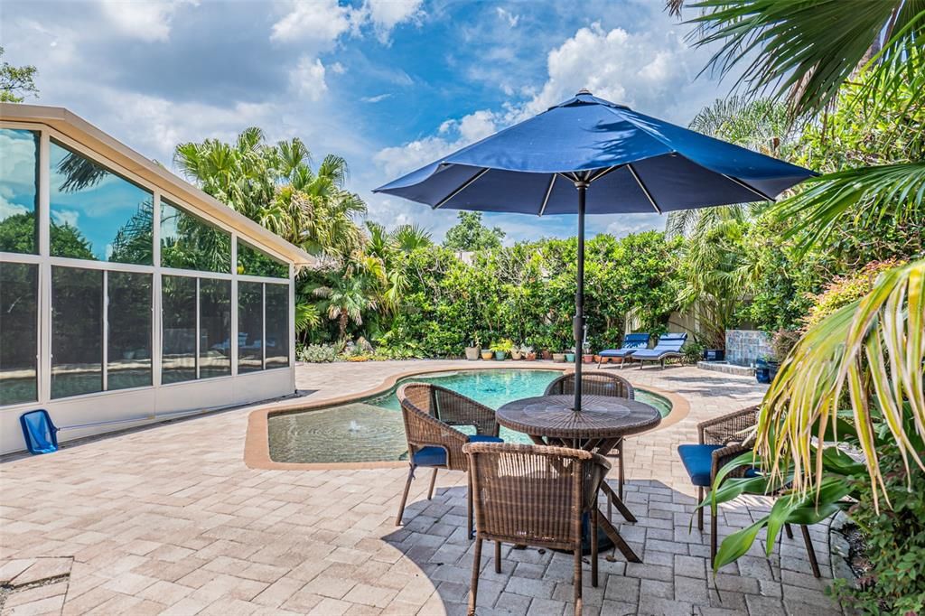En Venta: $629,950 (4 camas, 2 baños, 1975 Pies cuadrados)