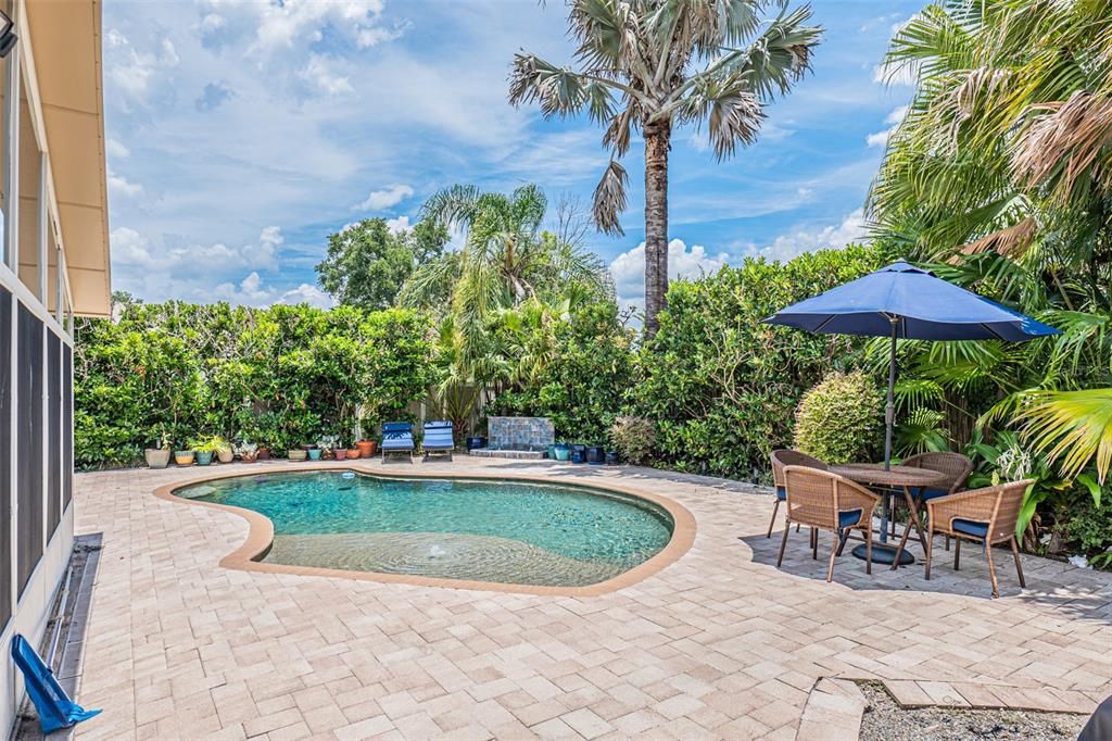 En Venta: $629,950 (4 camas, 2 baños, 1975 Pies cuadrados)