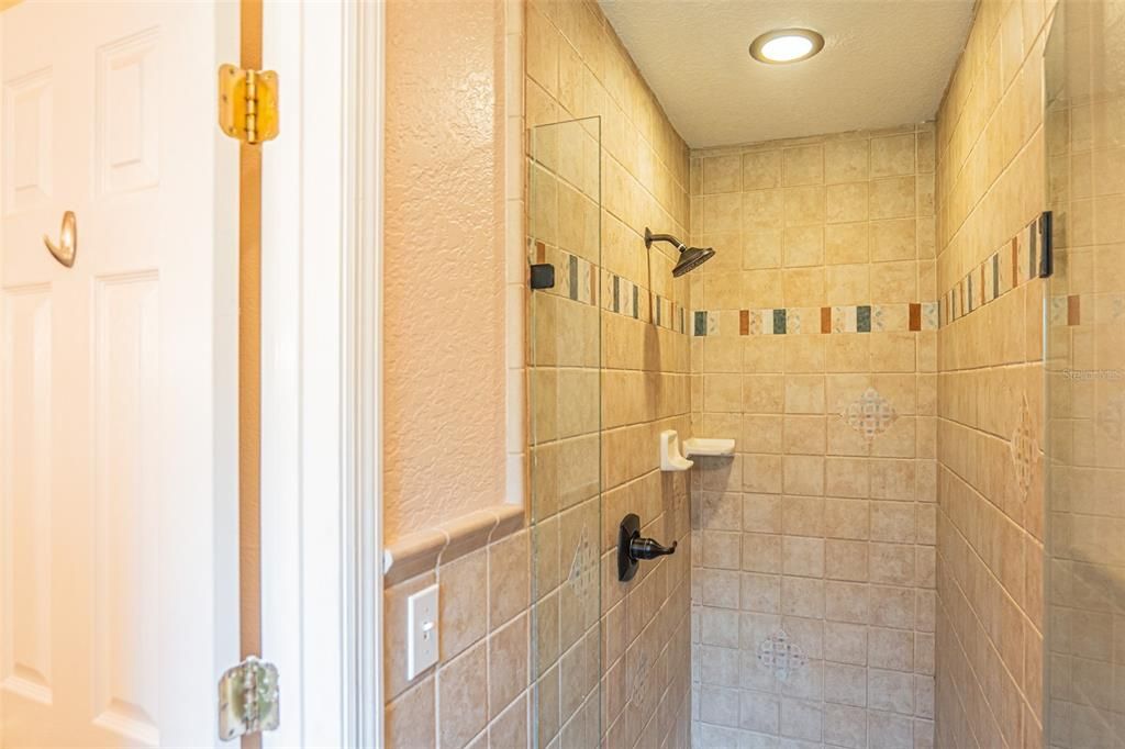 En Venta: $629,950 (4 camas, 2 baños, 1975 Pies cuadrados)