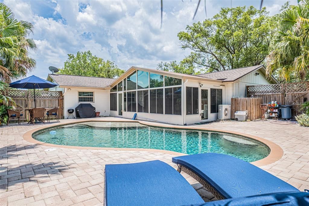 En Venta: $629,950 (4 camas, 2 baños, 1975 Pies cuadrados)