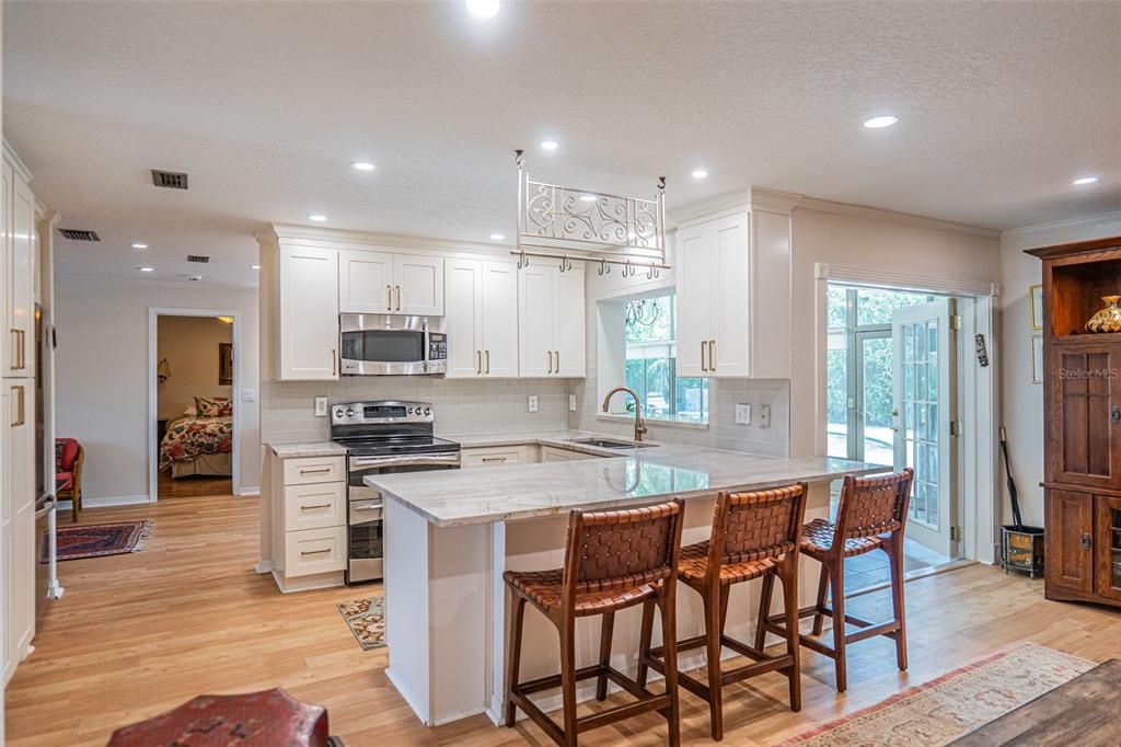 En Venta: $629,950 (4 camas, 2 baños, 1975 Pies cuadrados)