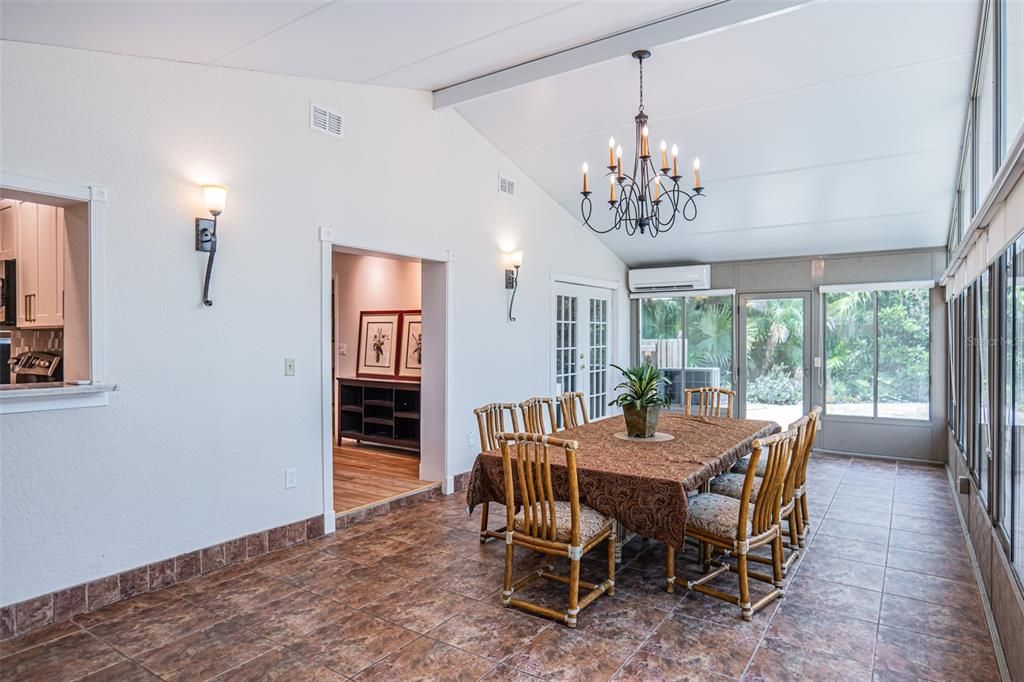 En Venta: $629,950 (4 camas, 2 baños, 1975 Pies cuadrados)