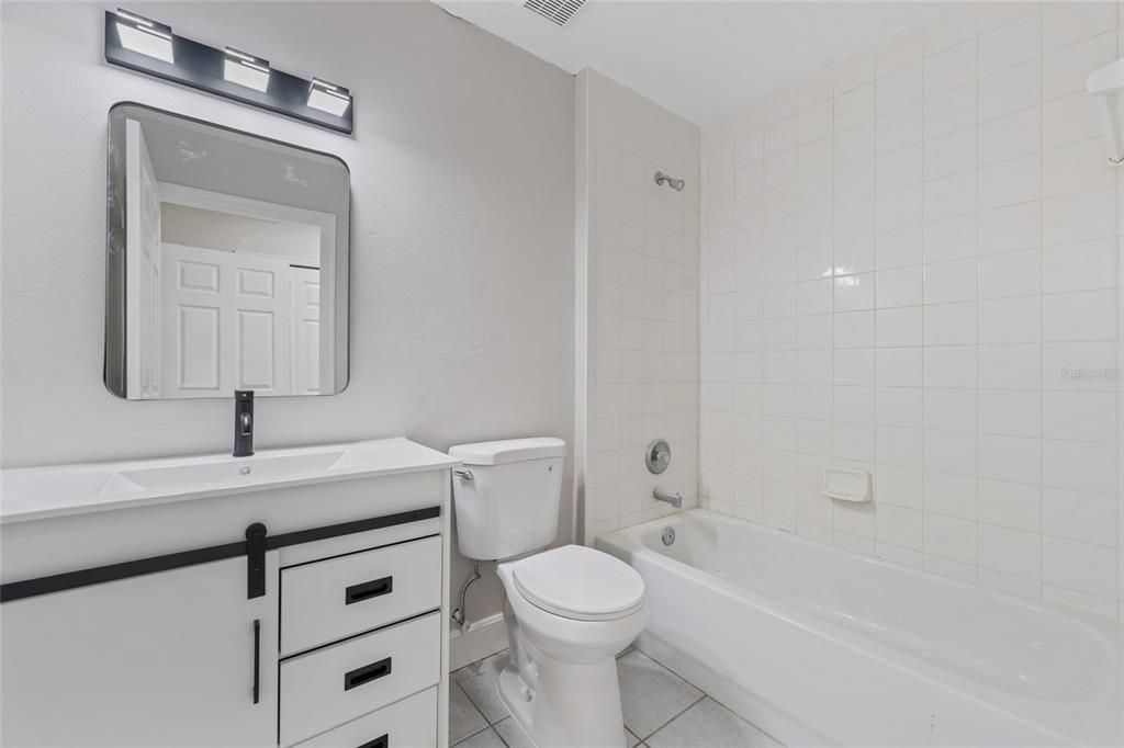 В аренду: $2,450 (2 спален, 2 ванн, 1137 Квадратных фут)