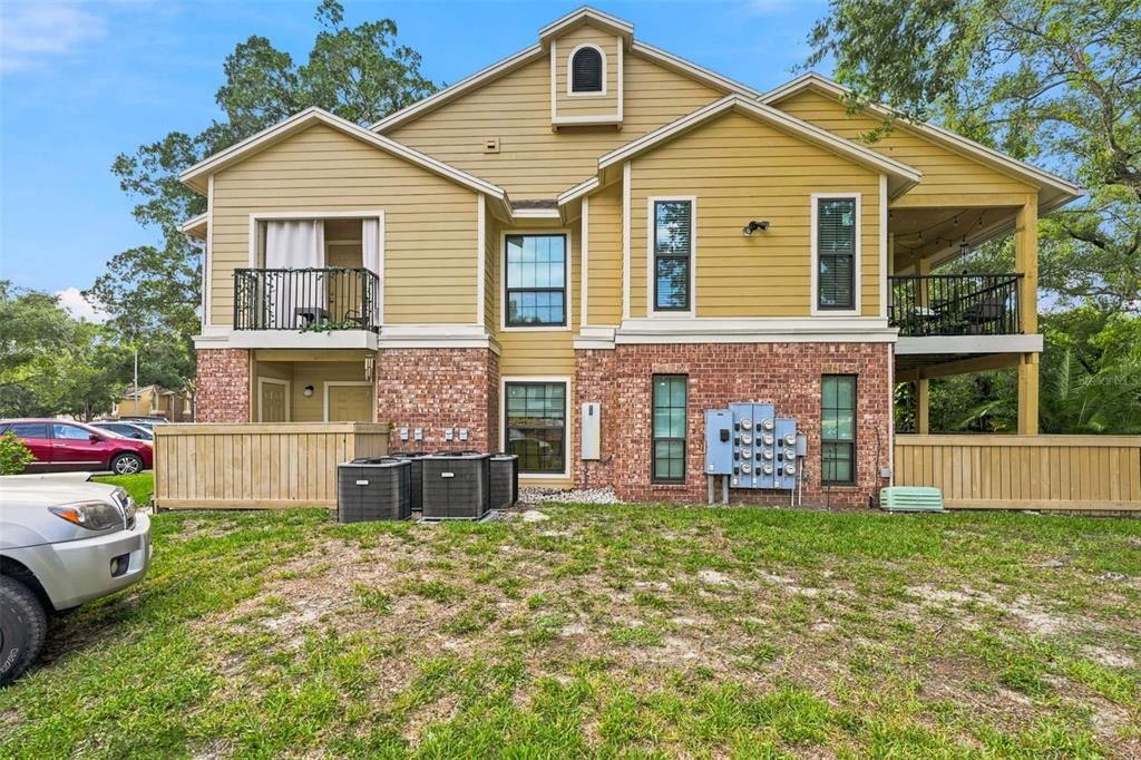 For Sale: $134,900 (1 beds, 1 baths, 581 Square Feet)