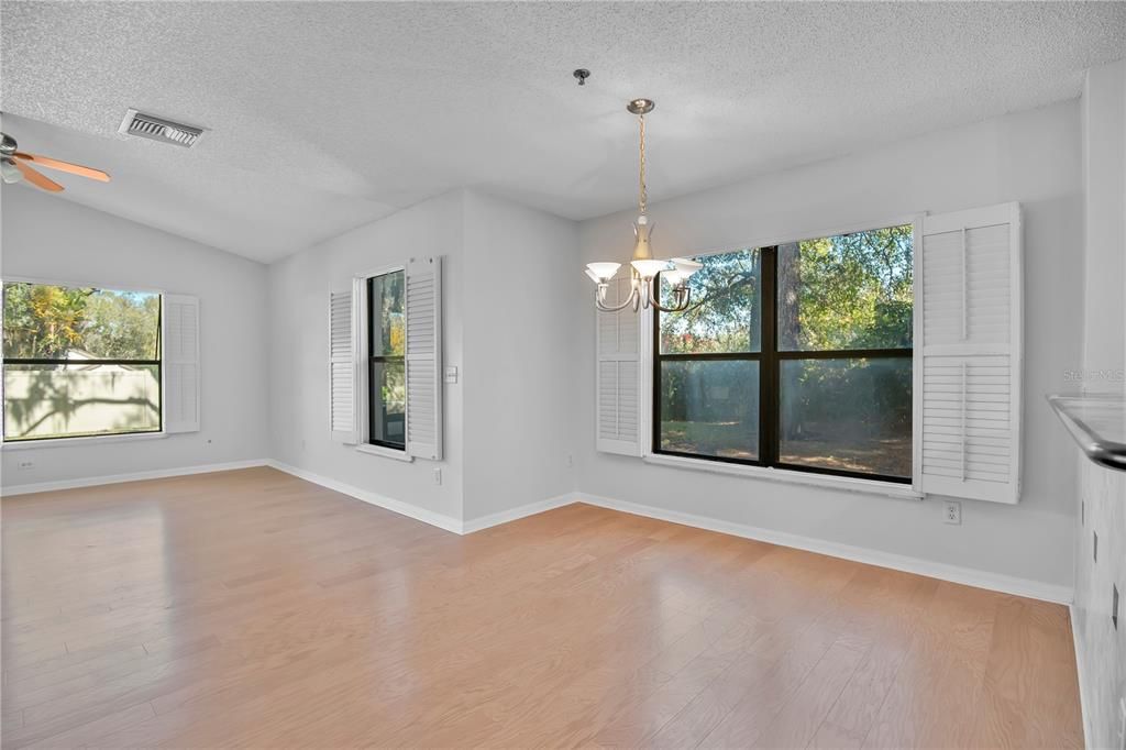 For Rent: $2,190 (3 beds, 2 baths, 1595 Square Feet)