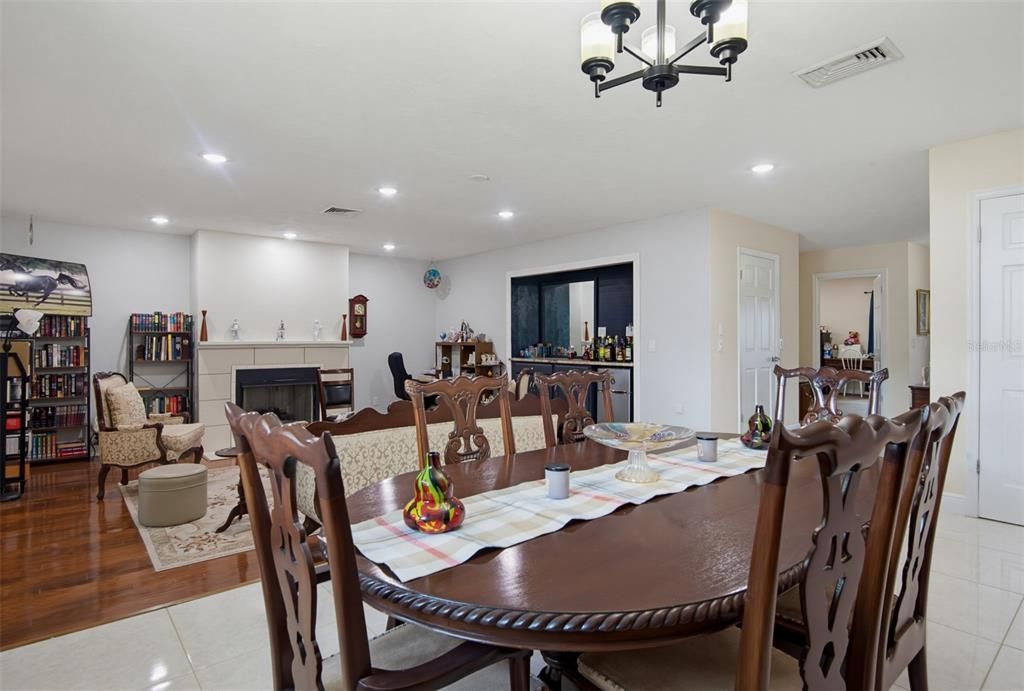 For Sale: $689,000 (4 beds, 3 baths, 2996 Square Feet)