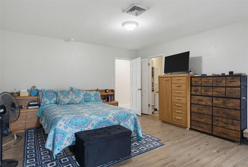 For Sale: $689,000 (4 beds, 3 baths, 2996 Square Feet)