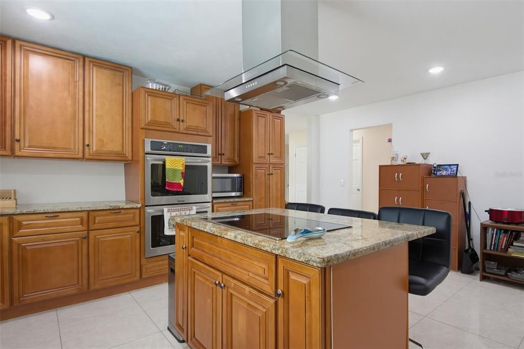 For Sale: $689,000 (4 beds, 3 baths, 2996 Square Feet)