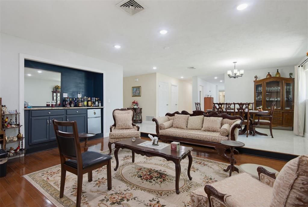 For Sale: $689,000 (4 beds, 3 baths, 2996 Square Feet)
