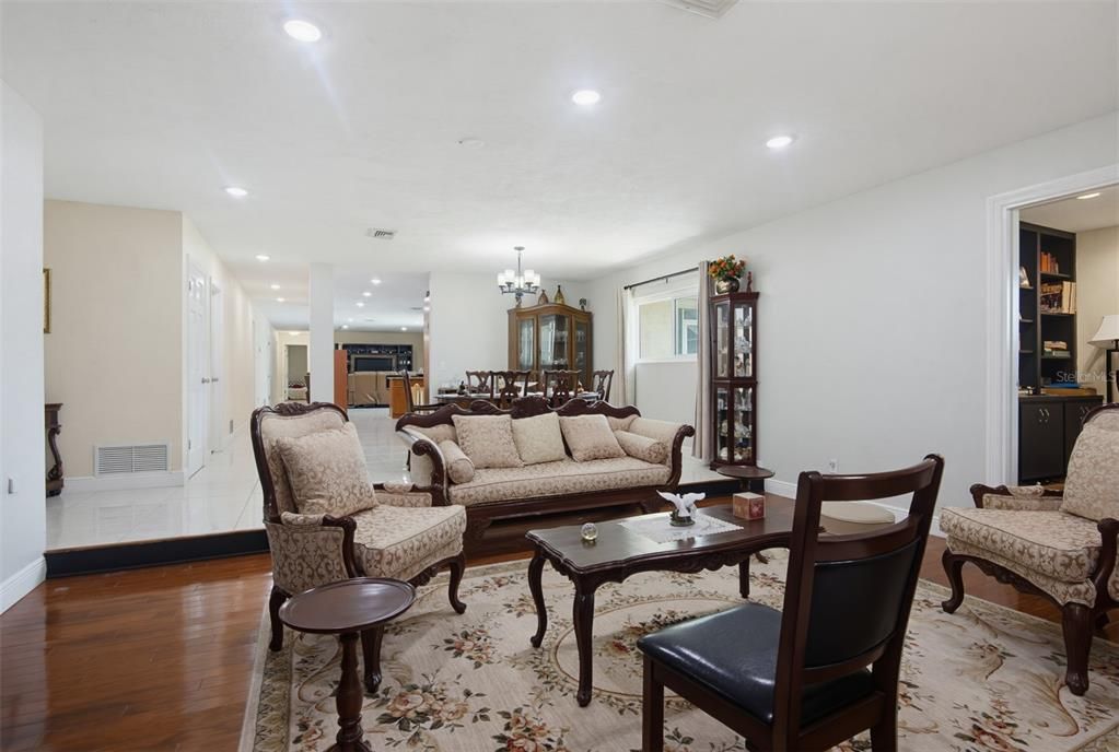 For Sale: $689,000 (4 beds, 3 baths, 2996 Square Feet)