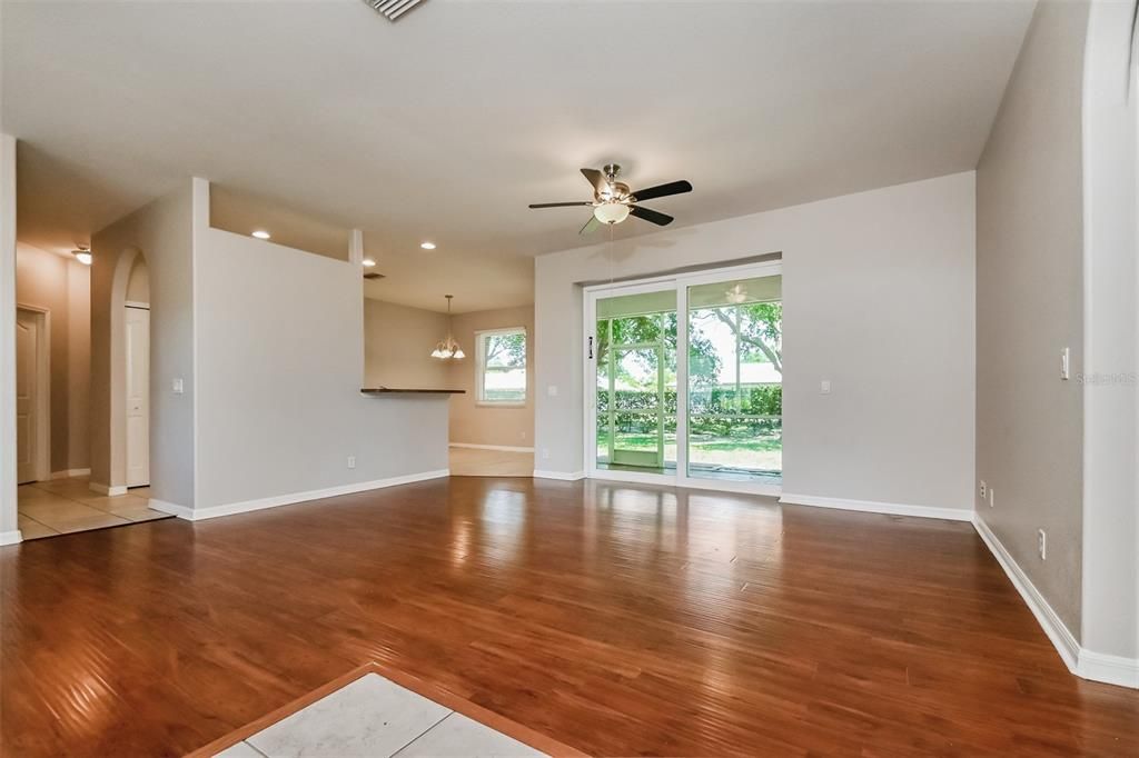 For Sale: $300,000 (3 beds, 2 baths, 1540 Square Feet)