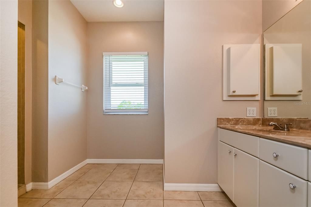 For Sale: $300,000 (3 beds, 2 baths, 1540 Square Feet)