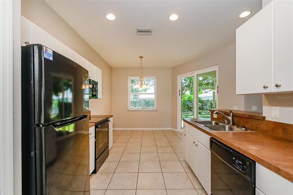 For Sale: $300,000 (3 beds, 2 baths, 1540 Square Feet)