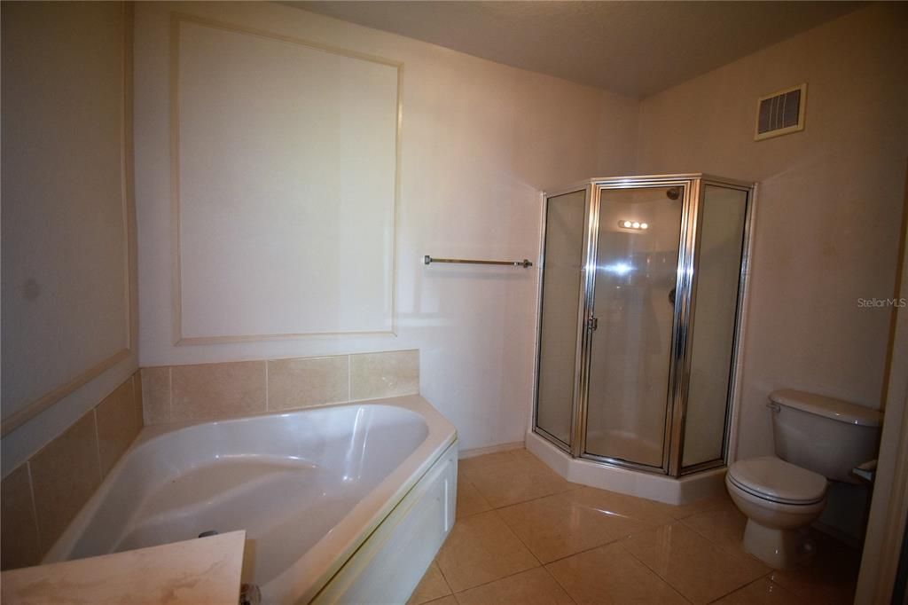 For Rent: $2,700 (2 beds, 2 baths, 1443 Square Feet)