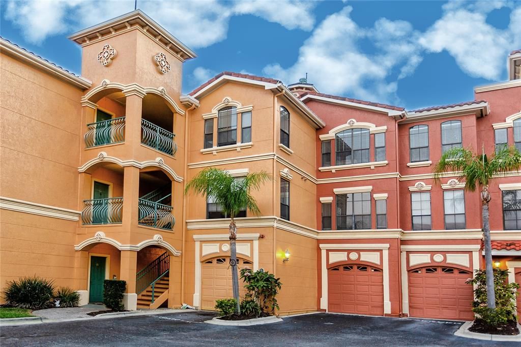 For Rent: $2,700 (2 beds, 2 baths, 1443 Square Feet)