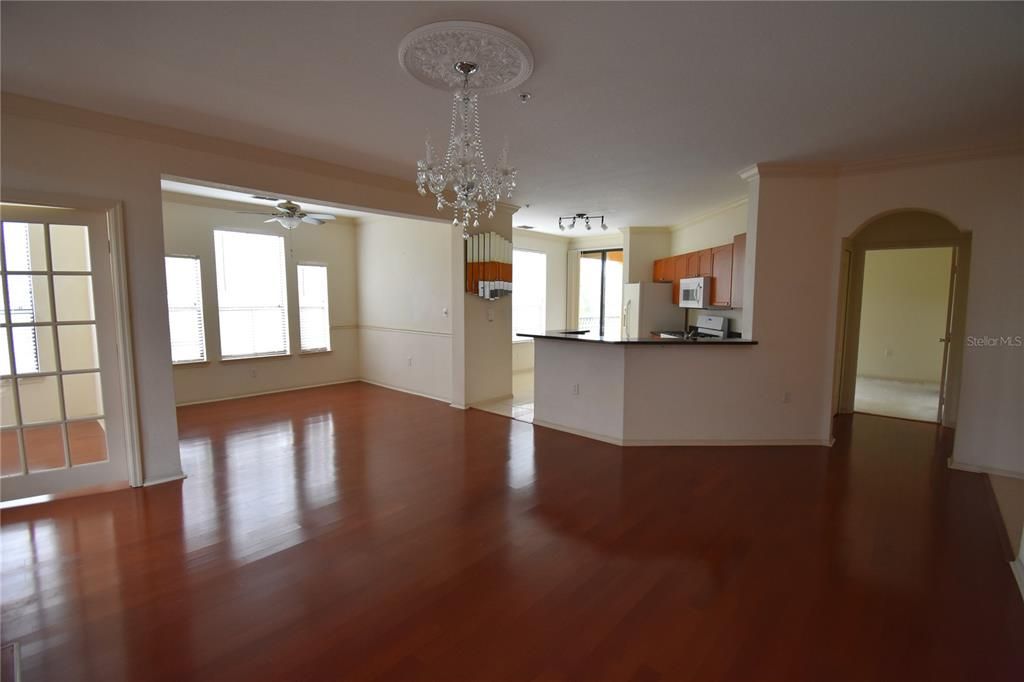 For Rent: $2,700 (2 beds, 2 baths, 1443 Square Feet)